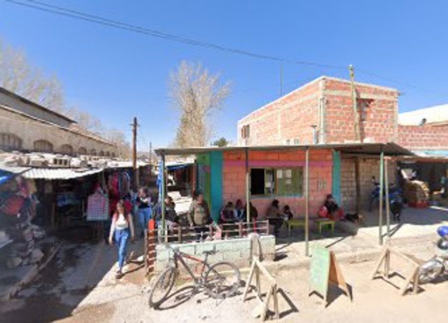 Discover authentic Argentine empanadas at Las Mejores Empanadas in Humahuaca – a culinary delight that embodies local flavors and traditions.