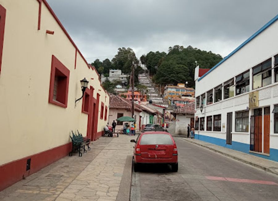 Discover authentic Mexican cuisine at Achiote Cochinita Pibil, home to delectable cochinita pibil tacos and more in San Cristóbal de las Casas.