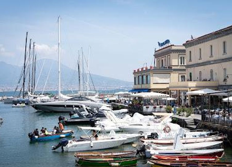 Experience authentic Neapolitan cuisine with stunning waterfront views at La Scialuppa Restaurant in Naples.