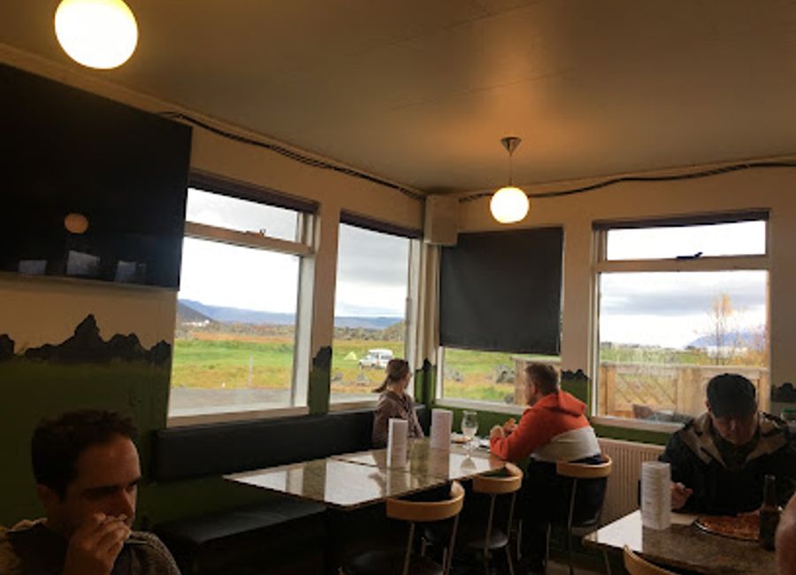 Experience the best pizza in Mývatn at Daddi's Pizza – where flavor meets comfort in every slice.