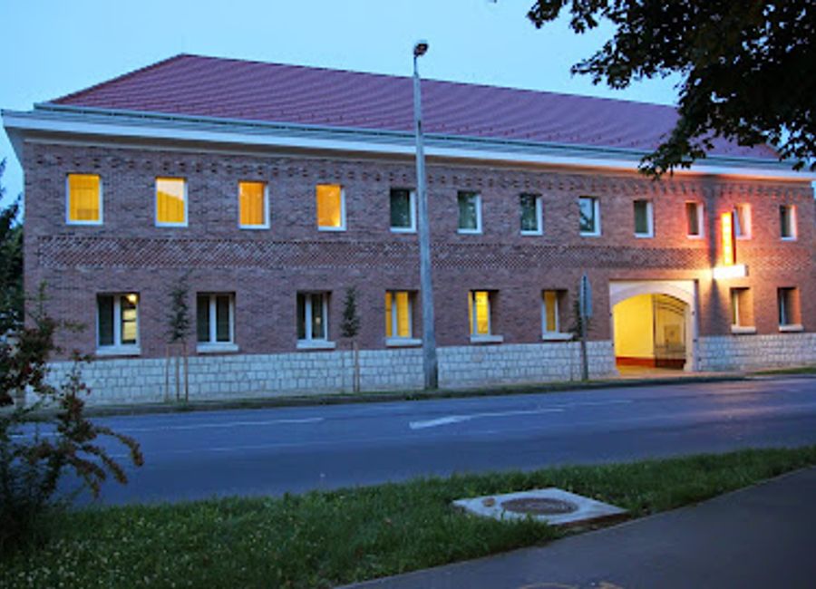 Discover comfort and authentic Hungarian cuisine at Hotel Tokajvár in the heart of Hungary's famous wine region.