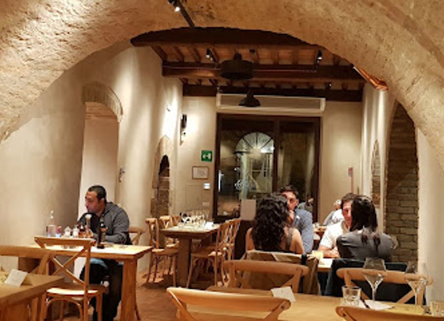 Discover authentic Italian cuisine at Porta di Bacco in Montepulciano—where every meal is paired with exquisite local wines.