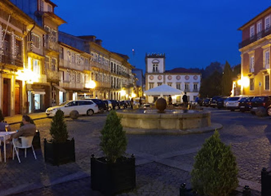 Discover authentic Italian cuisine at Forno da Vila in Guimarães, where every dish tells a story of tradition and flavor.