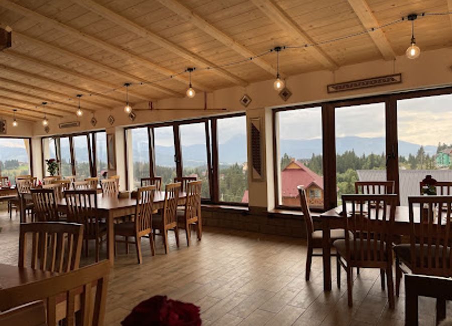 Experience authentic Ukrainian flavors at Vysokyy Pereval in Yablunytsya – where tradition meets taste amidst stunning mountain views.