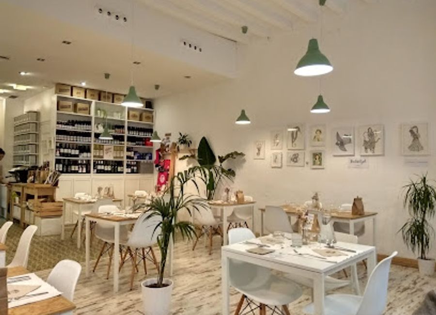 Discover the vibrant vegan delights at El Vergel Veggie Restaurant in Tarragona - where fresh flavors meet sustainable dining.