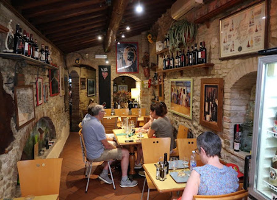 Discover authentic Tuscan flavors at Echoes Bruschetteria in San Gimignano - a must-visit for food lovers seeking genuine Italian cuisine.