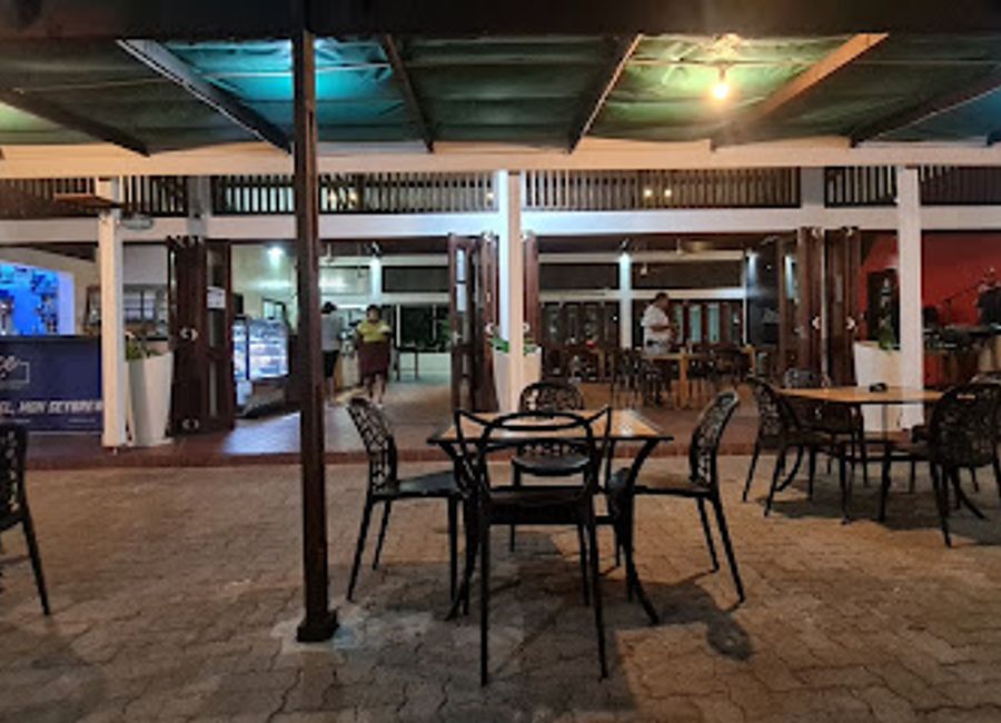 Savor exquisite Western cuisine at Spice in Seychelles – where every meal is a delightful experience amid stunning tropical beauty.