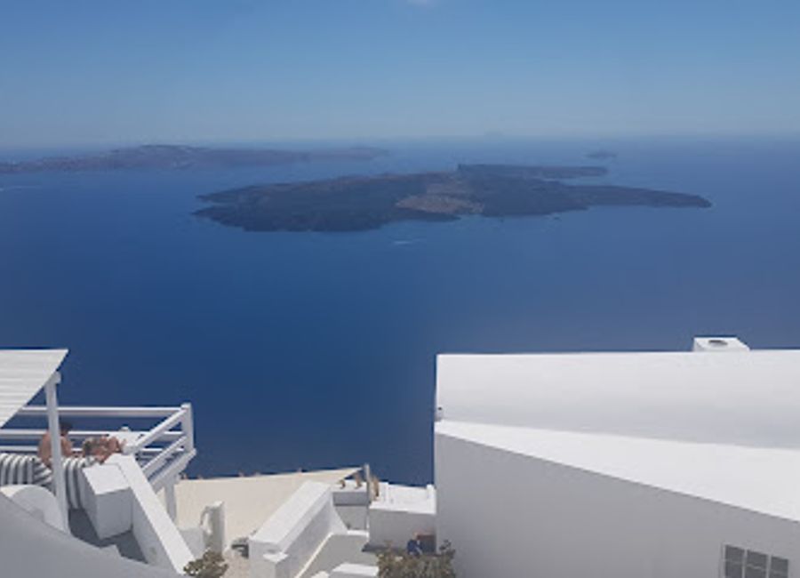 Discover authentic Greek flavors at Rare Greek Restaurant Santorini while enjoying breathtaking caldera views.
