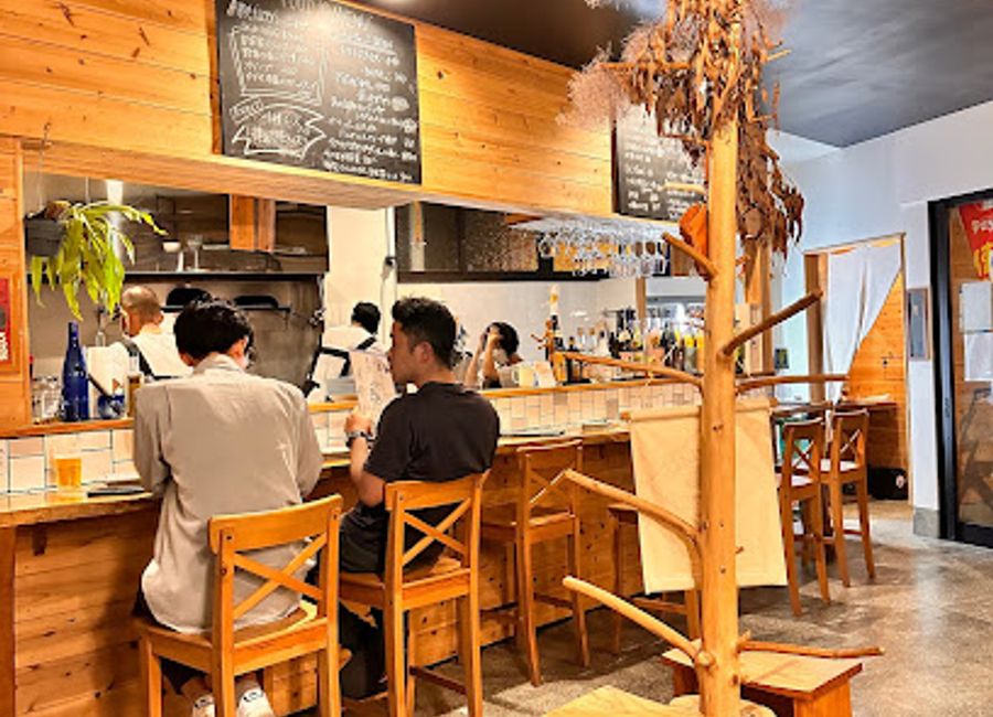 Experience the best of Yakushima's culinary scene at Panorama – where creative cuisine meets local tradition in a cozy izakaya atmosphere.
