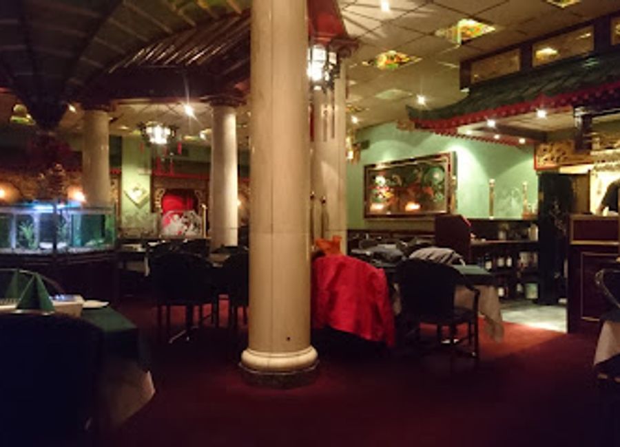 Discover the vibrant flavors of China at Tang's Restaurant in Tromsø - where authentic cuisine meets warm hospitality.