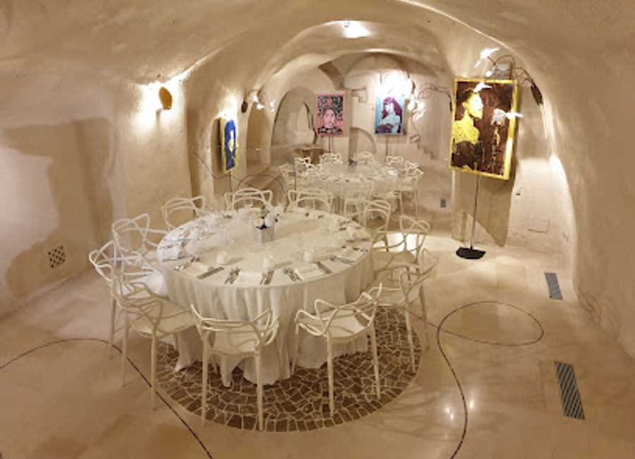 Discover Dedalo - Sensi sommersi in Matera: where exquisite cuisine meets elegant ambiance for an unforgettable dining experience.
