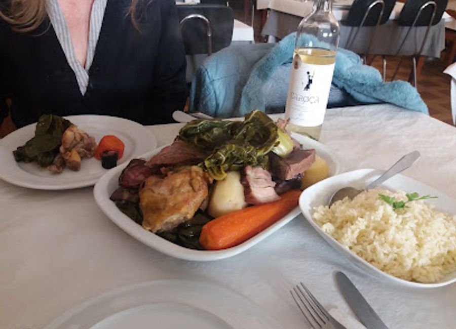 Experience authentic Portuguese cuisine in Ponte de Lima at Restaurante Astro – where tradition meets flavor in every dish.