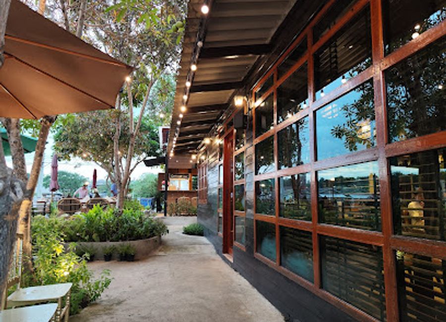 Discover authentic Thai flavors at Nan Cottage Cuisine & Café in Mueang Nan District, where every dish tells a story.