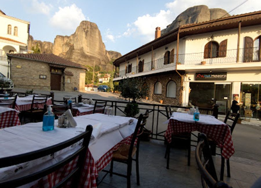 Experience authentic Greek cuisine with stunning views at Taverna Gardenia in Kastraki near Meteora.
