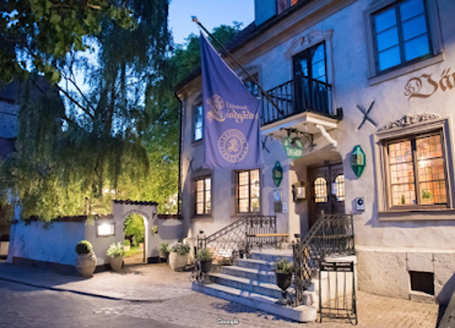 Experience the best of local cuisine and hospitality at Värdshuset Lindgården – your gateway to unforgettable moments in Visby.