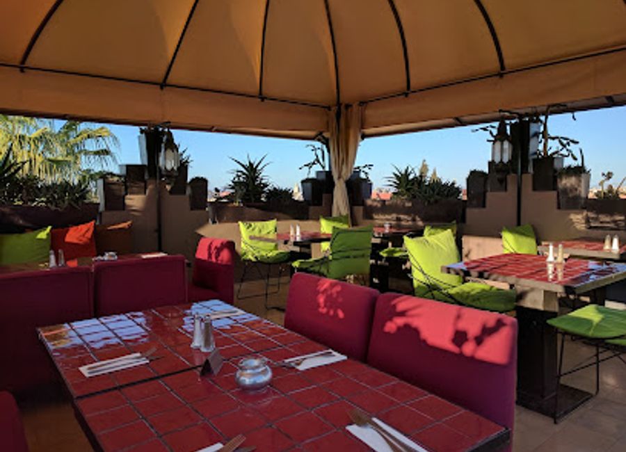 Experience authentic Moroccan cuisine in a stunning setting at Un Déjeuner à Marrakech - where tradition meets contemporary dining.