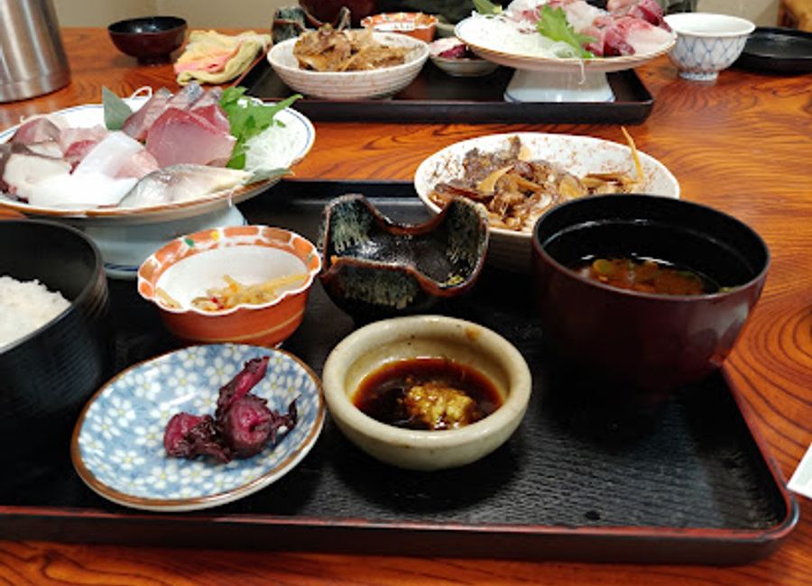 Discover Yashiro: A premier seafood restaurant in Shima offering fresh local delicacies and authentic Japanese dining experiences.