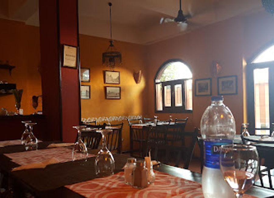 Experience authentic Italian flavors at Pizza Roma in Luxor - where fresh ingredients meet culinary passion in a cozy setting.