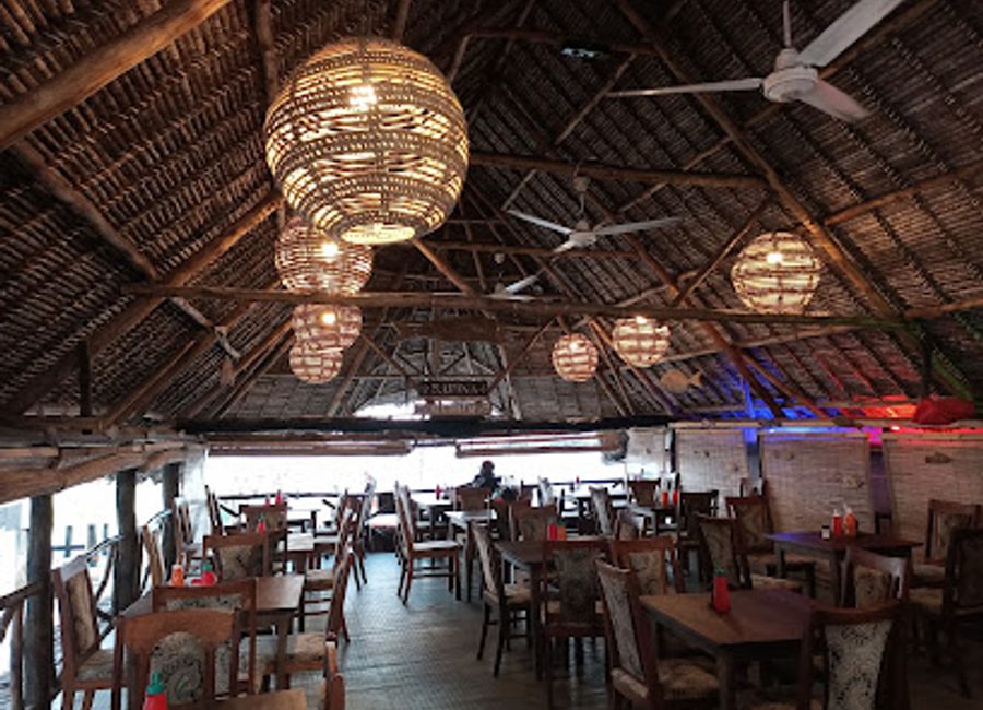 Discover authentic Kenyan coastal cuisine at Mangrove Restaurant in Lamu – where every dish tells a story.