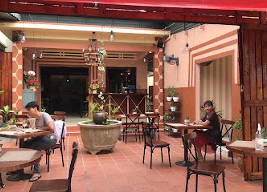 Experience the essence of French cuisine at Le Petit Bistro Hoi An – where authentic flavors meet charming ambiance.