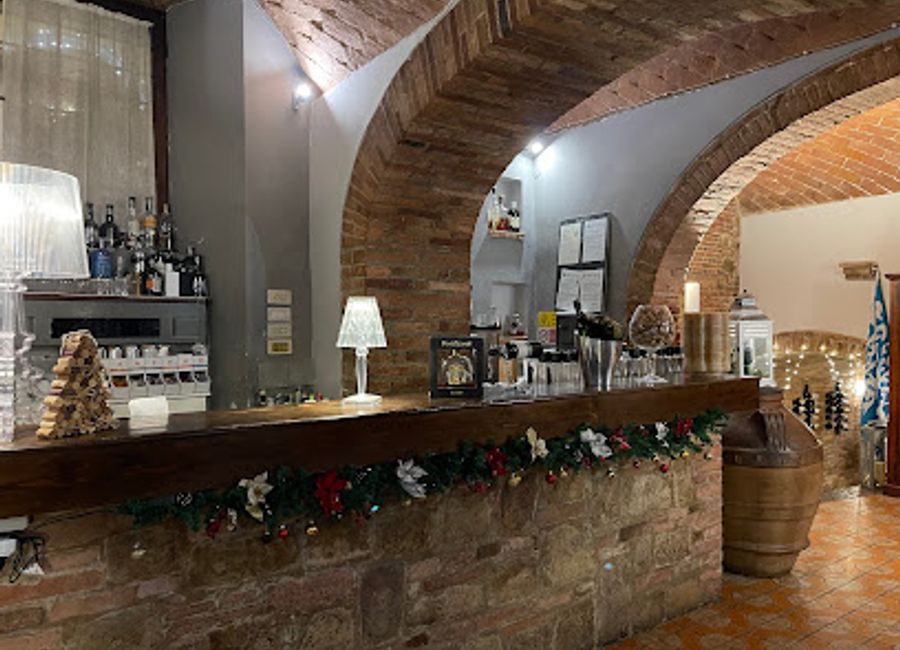 Experience authentic Tuscan flavors at L'Altro Cantuccio Ristorante in Montepulciano - where every meal is a celebration of Italy's rich culinary heritage.