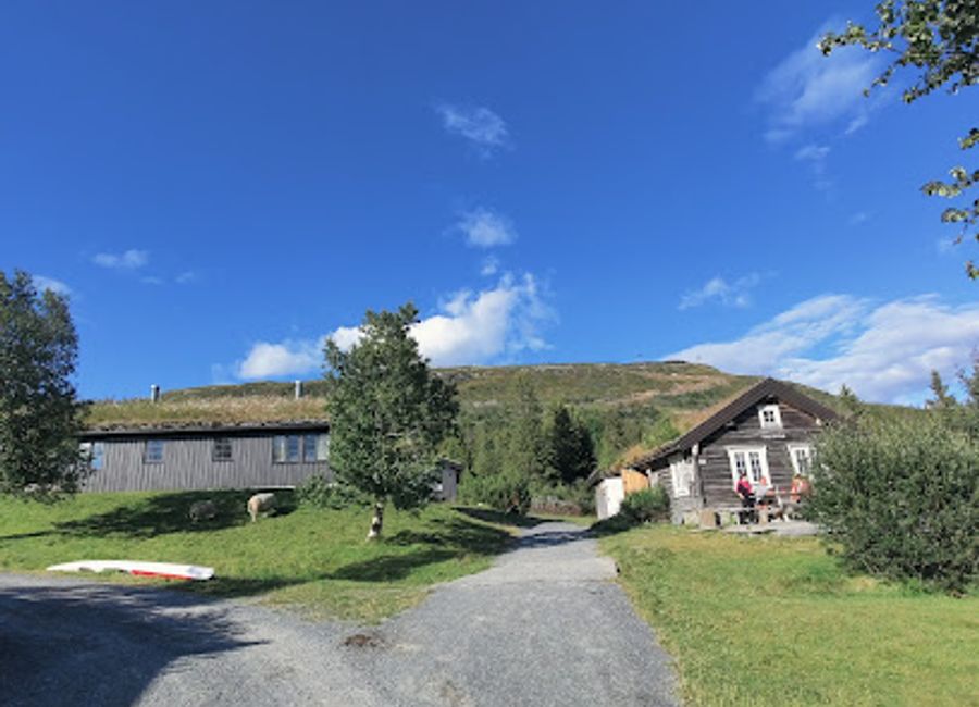 Discover Skeistua in Svingvoll: A charming restaurant offering authentic Norwegian cuisine with stunning mountain views.