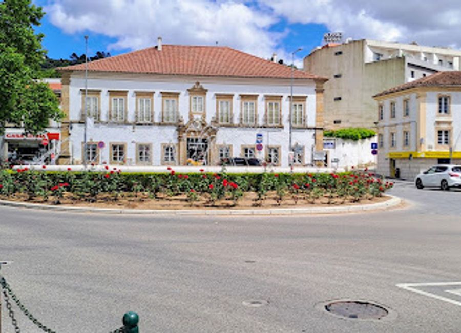 Experience authentic Portuguese cuisine at Taberna Facha in Portalegre - a charming tavern with delicious dishes and warm hospitality.