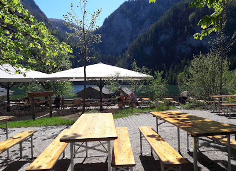 Discover authentic Austrian cuisine at Gasthaus Seebauer near Gleinkersee - a culinary gem surrounded by stunning natural beauty.