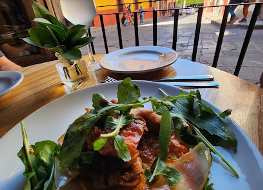 Discover the delightful flavors of Cumpanio in San Miguel de Allende – an exquisite blend of bakery charm and fine dining.