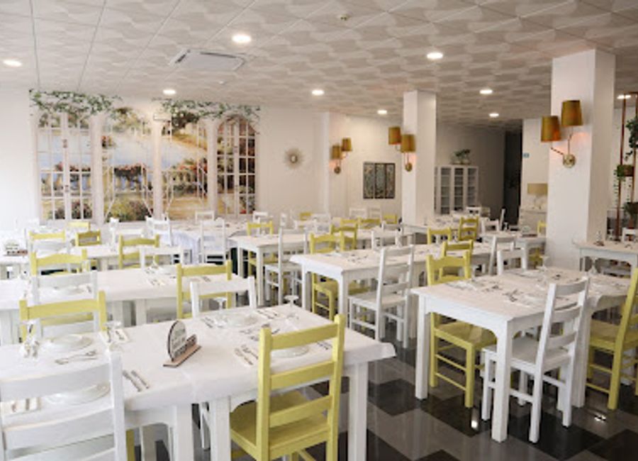 Discover Dom Jardim: A delightful brewpub in Tramagal offering local flavors and cozy vibes perfect for relaxation.