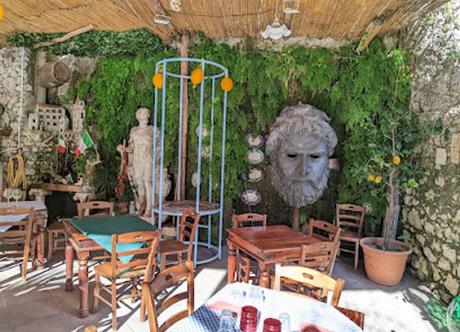 Discover the perfect blend of authentic Italian cuisine and live music at Ristorante Amalfi Cantina Miseria E Nobilta in the heart of Amalfi.