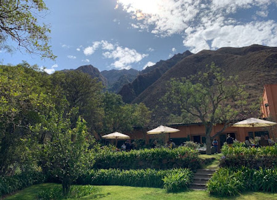 Experience authentic Peruvian cuisine at Hacienda Huayoccari – where tradition meets taste in a stunning setting.