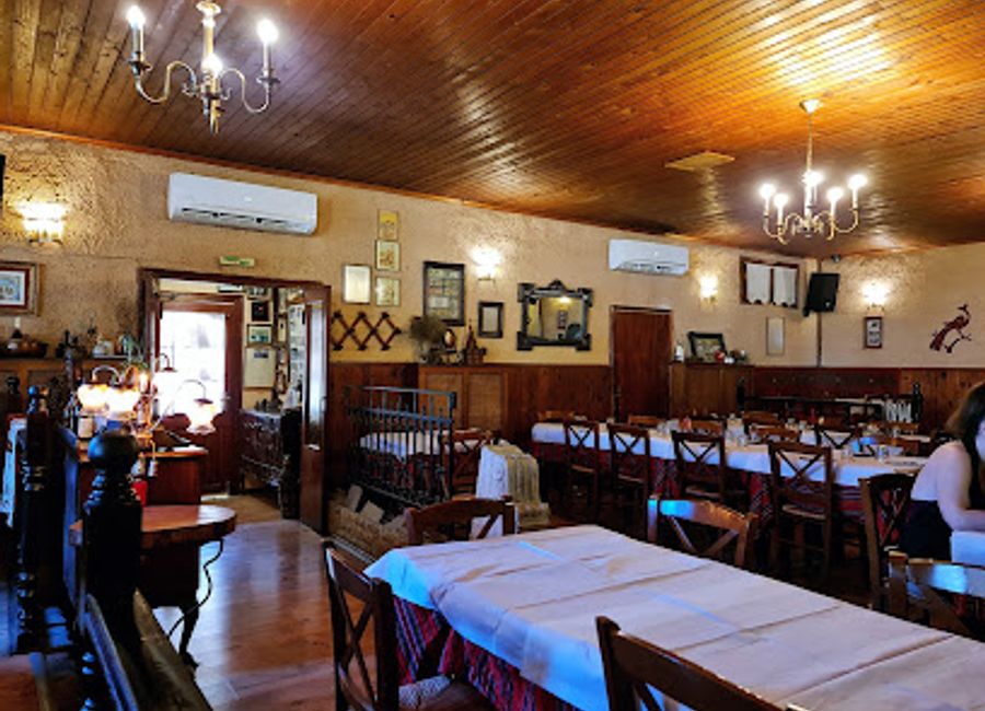 Discover authentic Greek cuisine and live music at Elias Garden in Kalampaka—an unmissable culinary experience surrounded by stunning natural beauty.