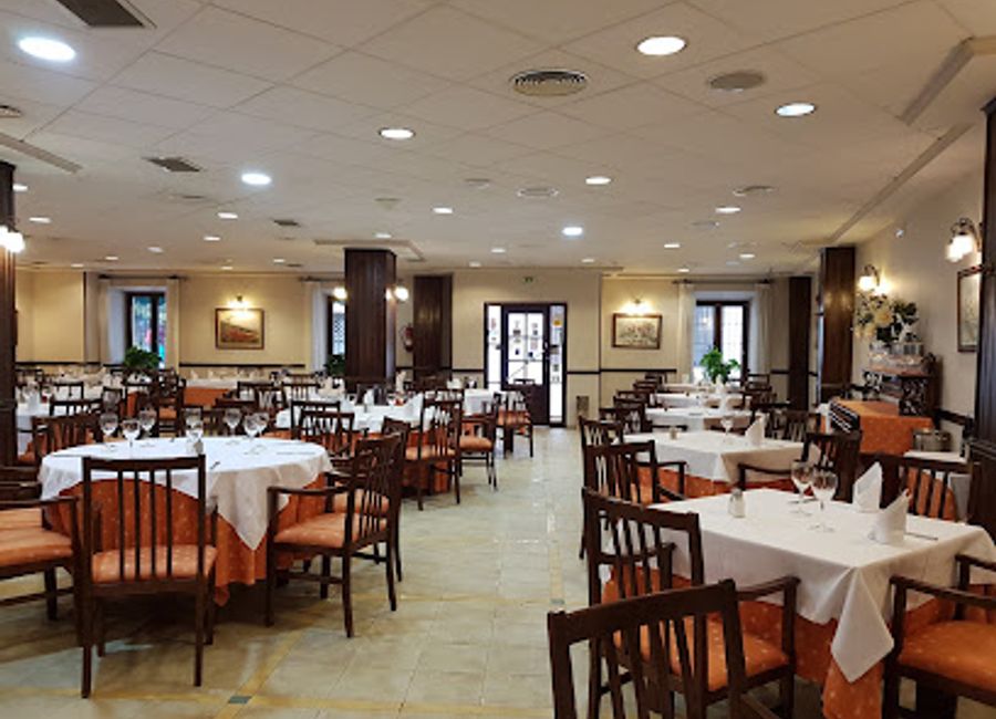 Discover authentic Andalusian cuisine at Restaurante Sol y Sombra in Ronda - where tradition meets flavor.