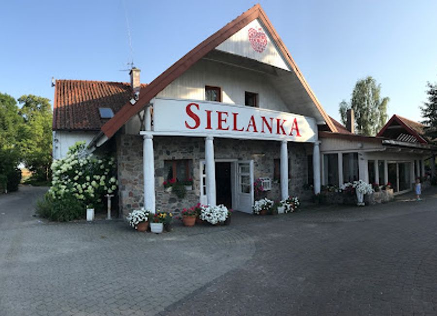 Discover the charm of Polish cuisine at Sielanka Restauracja & Bankiet - where every meal is a delightful journey.
