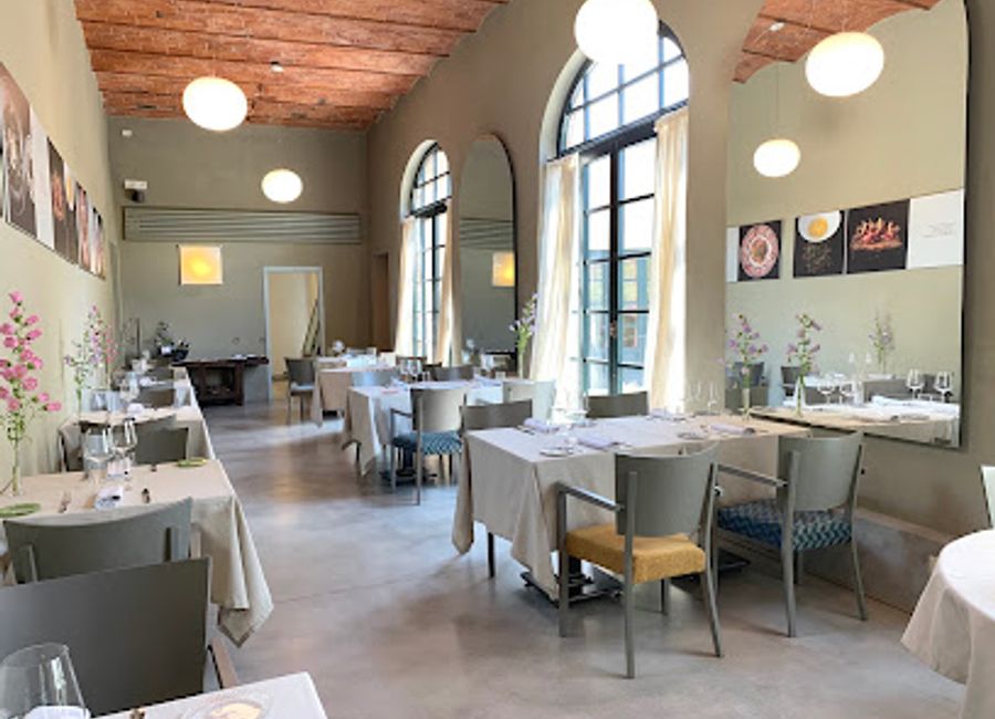 Experience culinary excellence at L'imbuto - where traditional Italian flavors meet modern gastronomy in the heart of Lucca.