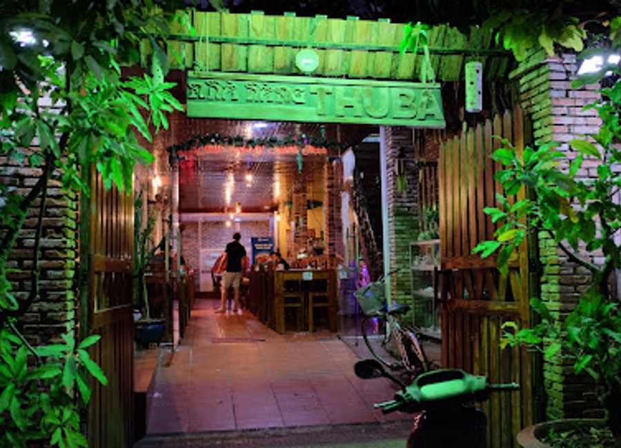 Experience authentic Vietnamese seafood delicacies at Nhà Hàng Thu Ba in Côn Đảo's stunning surroundings.