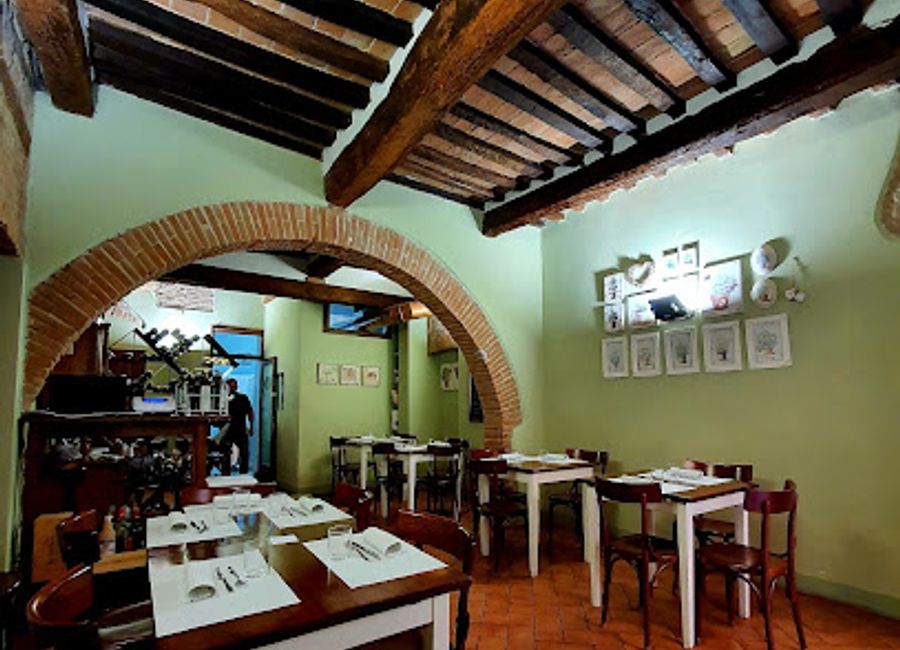 Experience authentic Italian flavors at Rosso Rubino Trattoria in Montepulciano - where tradition meets taste in every dish.
