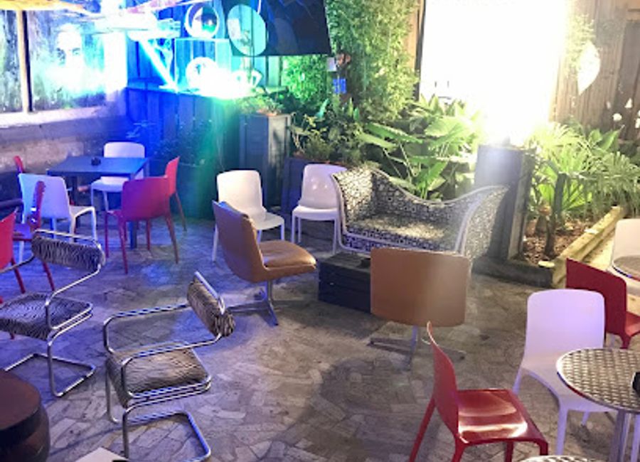 Experience exquisite Italian cuisine amidst captivating art at Olio Su Tavola in Lucca - where every meal tells a story.