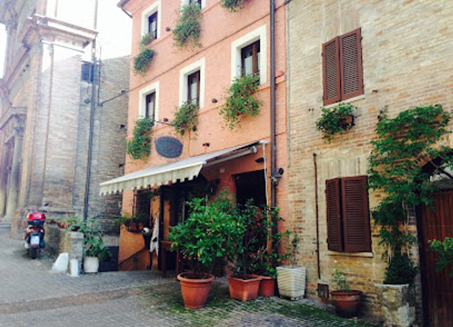 Experience authentic Italian cuisine at Ristorante Osteria L'Angolo Divino in Urbino – where tradition meets taste in every dish.