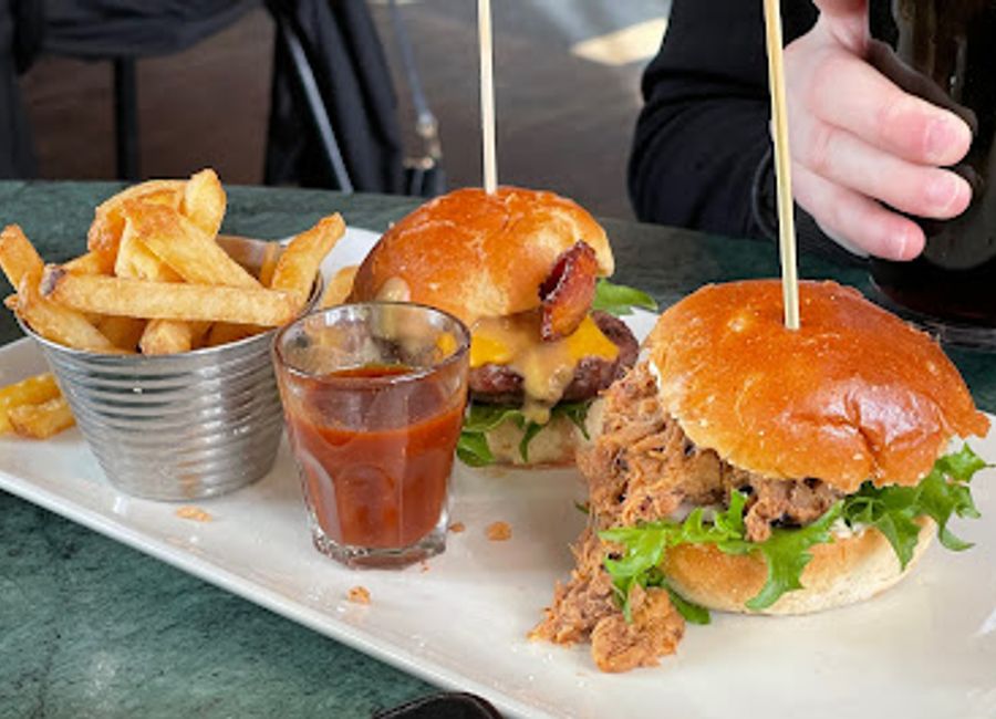 Experience authentic Norwegian cuisine at Graffi Grill Tromsø – where fresh local ingredients meet modern culinary artistry.