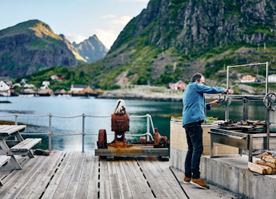 Discover serene landscapes and exquisite local cuisine at Holmen Lofoten, your gateway to Norway's breathtaking Lofoten Islands.