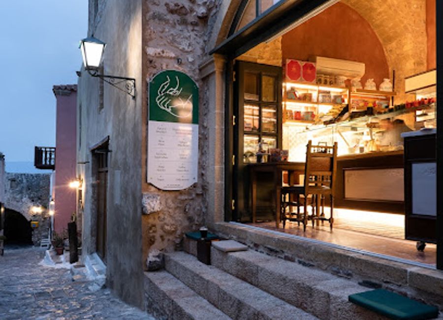 Experience delightful fast food at Pita Fresca in Monemvasia – where local flavors meet quick service amidst stunning historical scenery.