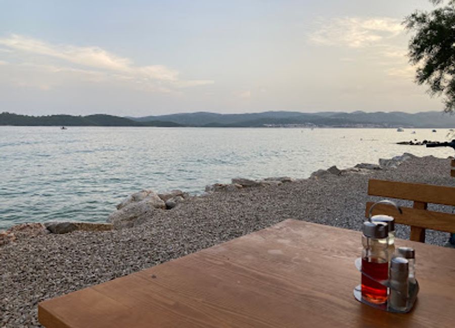 Experience authentic Mediterranean flavors at Bistro GIOVANNI in Orebić—where every meal is a celebration of local ingredients and stunning seaside views.