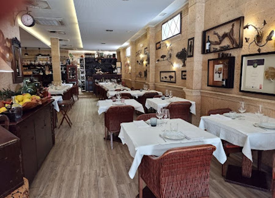 Experience authentic Portuguese cuisine at Dom Joaquim in Évora - where tradition meets flavor in every dish.