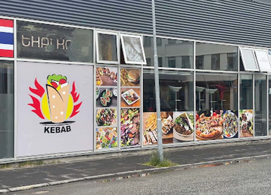 Discover mouthwatering kebabs in Ísafjörður at Siver Kebab – where Icelandic flavors meet culinary excellence.