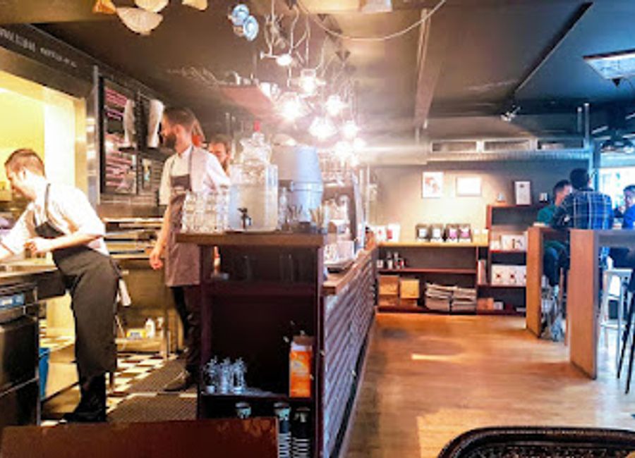 Discover fresh flavors at Risø Mat og Kaffebar in Tromsø - your go-to spot for delicious breakfasts and exceptional coffee experiences.