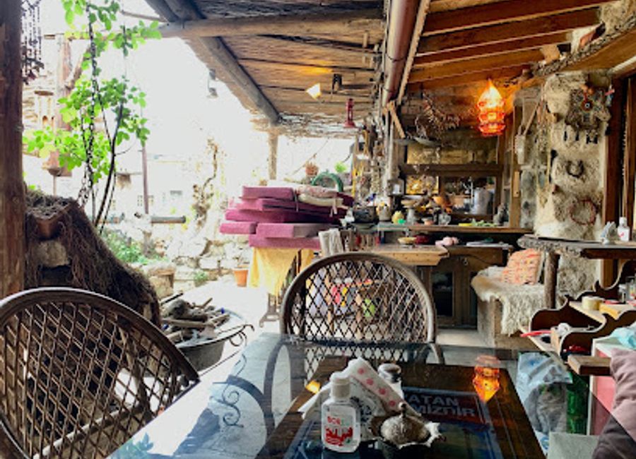 Experience unique dining at Omurca Art Cave in Göreme—where art meets exquisite Turkish cuisine in an enchanting cave setting.