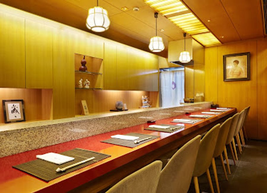Discover the exquisite flavors of traditional kaiseki cuisine at Fujiya in Kyoto - where every meal is a masterpiece.