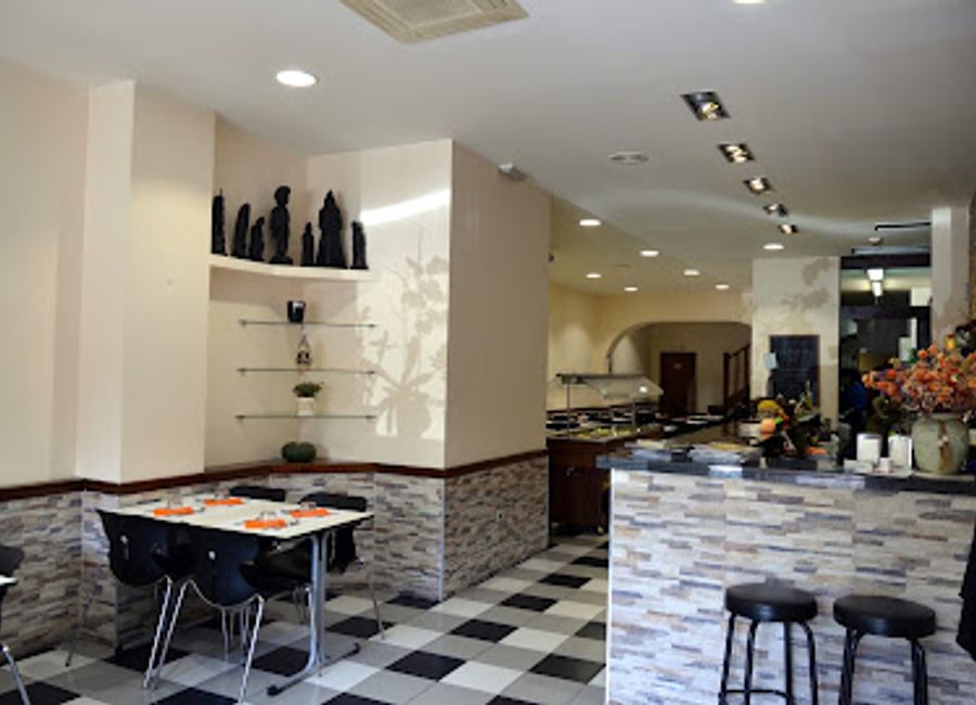 Discover exquisite vegetarian delights at Restaurant Vegetarià Summum in Lleida - where Mediterranean flavors come alive!